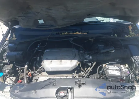 2003 Honda Odyssey Ex-L from USA, damaged, VIN 5FNRL189X3B151554